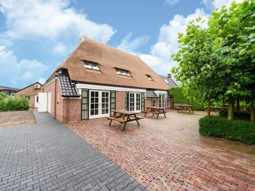 Farmhouse in Friesland near Lakes