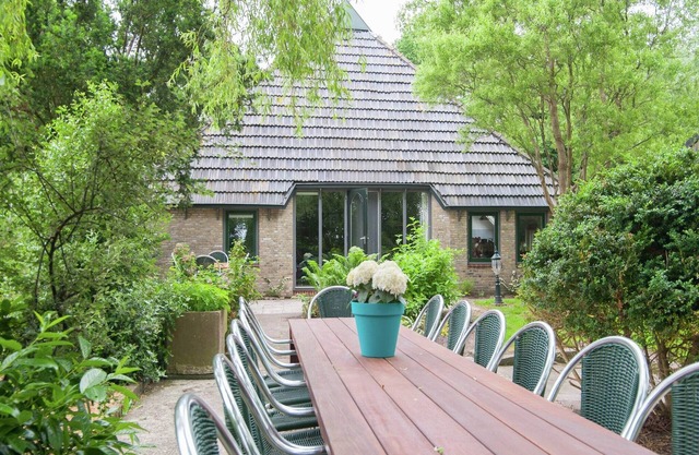 Farmhouse in Waskemeer with Large Garden