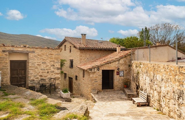 Farmhouse 'Moli D'en Pi' with Mountain View, Shared Terrace and Private Garden