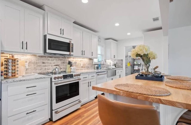 Farmhouse Retreat near Savannah