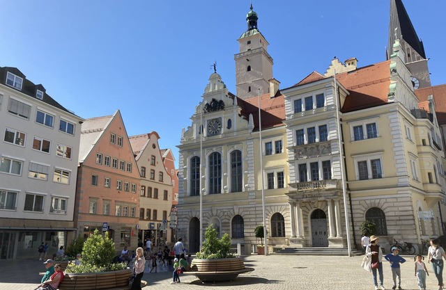 FAWAY: Old town in the middle | unique flair