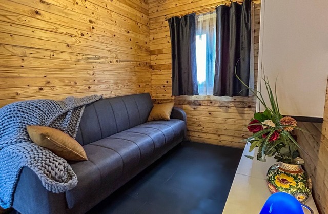 Featuring mountain views, this lodge features a garden, grill, WiFi and parking.