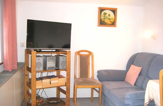 Ferienwohnung 32 m², 3 Sterne, Wohn-/Schlafraum, Küche, Dusche/WC, Balkon, Kabel-TV, WLAN, max. 2 Personen, max. 2 Hunde