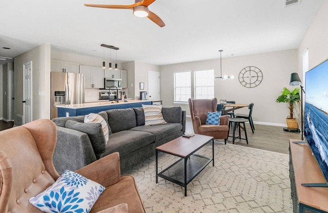 Few Mins to Ballantyne-Pet Friendly-1 Level Home