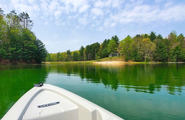 Fiebing's Rustic Cabin on two Private Lakes