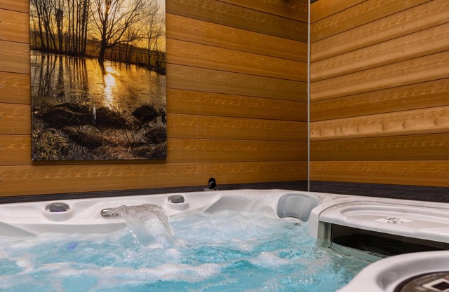 Fine holiday home with jacuzzi and large garden