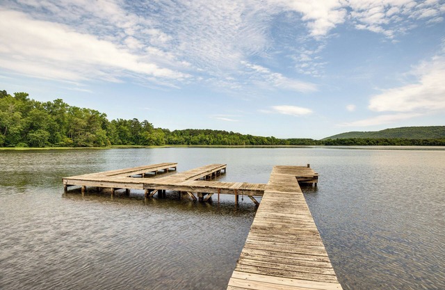 Fire Pit + BBQ: Lake Guntersville Family Home