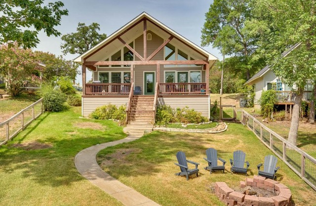 Fish and Kayak Tranquil Cedar Creek Home!