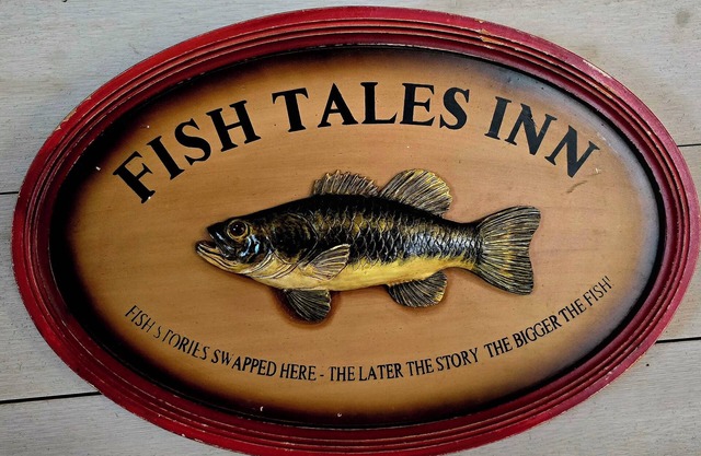 Fish Tales Inn - nElegant Lakeside Whimsy