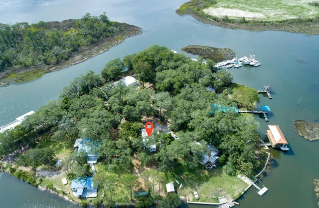 Fishing Cottage, 3 Queens, W/D, Long-Term Welcome