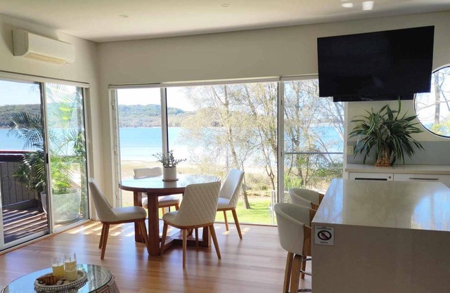 Fishtales On the Lake - Exclusive “Couples Only” Private Waterfront Retreat.