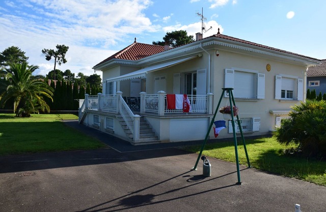 five-star family accommodation for up to 10 people,