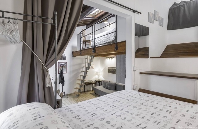 Florence Star Apartment, parking, free WiFi, 4 + 2 guests
