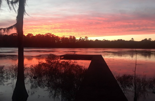 Florida Waterfront Country Home, Fishing & Pet Friendly