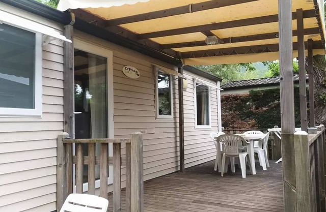 Flower Camping La Rivière * - Mobil-Home Family Comfort 32m2 (3 bedrooms) + covered terrace 8 people