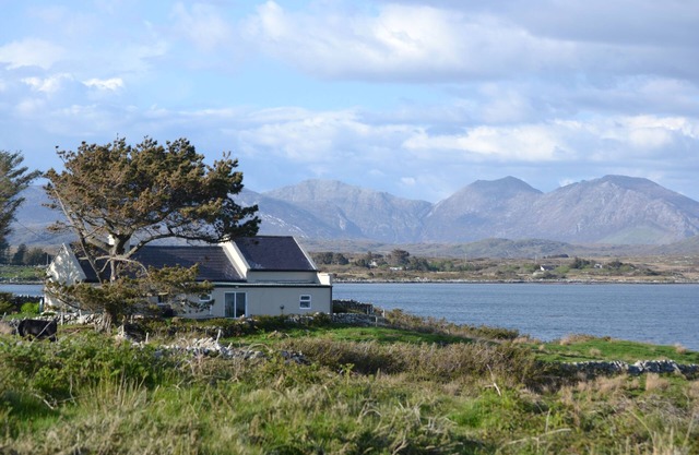 Foden's Cottage is a family holiday home on a remote peninsula in Connemara
