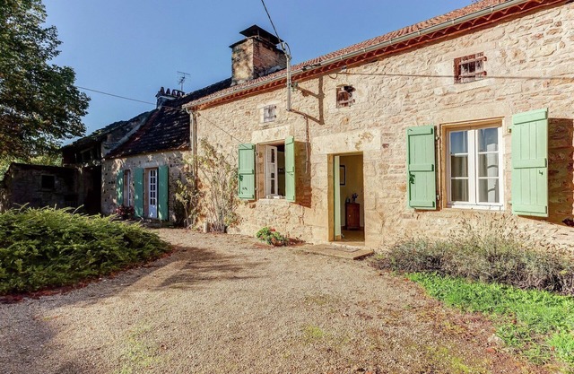 Forest Hideaway in Saint-Caprais