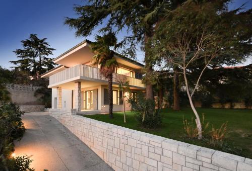 Forgotten Garden Villa 
