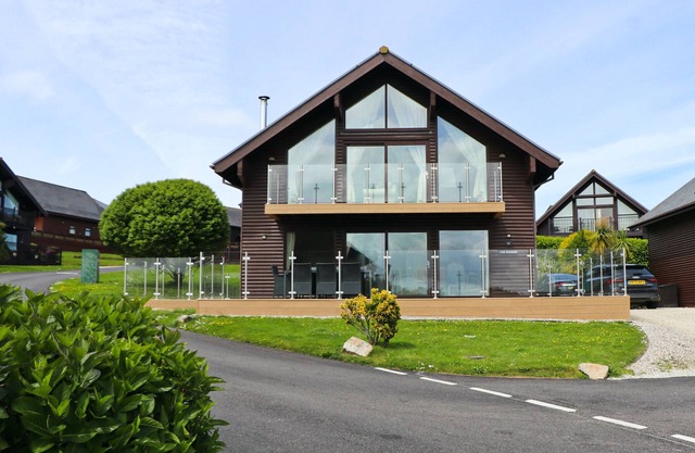 Four bedroom holiday lodge with onsite watersports.