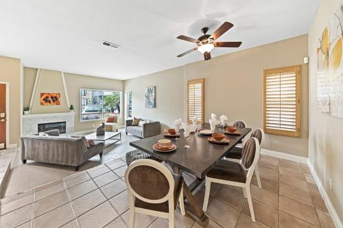 Four Bedroom amazing location with bikes, steps to the beach, shopping and dining
