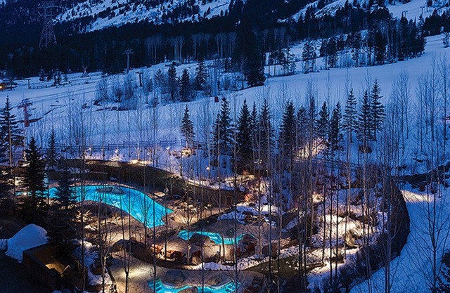 Four Seasons Residence. 2 Bed/2.5 Bath. Second Unit!nAvailable Xmas & New Years!