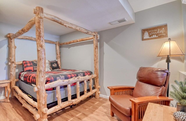 Fox Den Cozy Mountain Apt In GMF