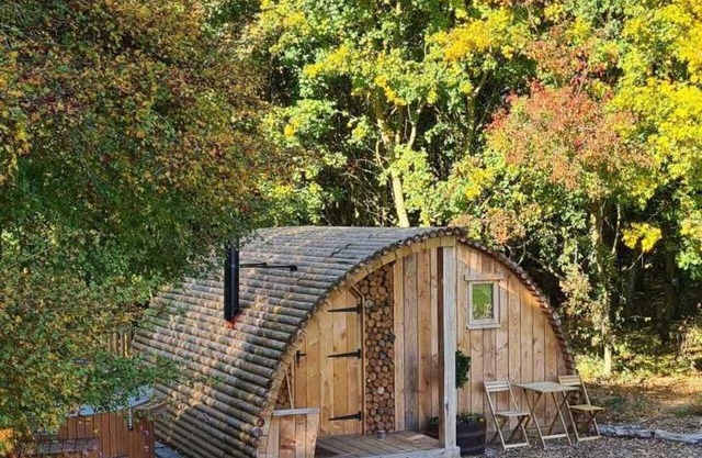 Fox Lodge at Heygates Lodging - with hot tub