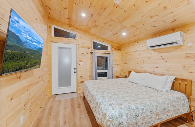 Foxglove Micro Cabin at Spotted Bear Retreat
