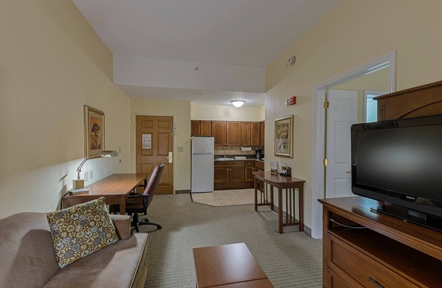 Free Breakfast. Indoor Pool. Gym. King Suite. Your Next Trip!