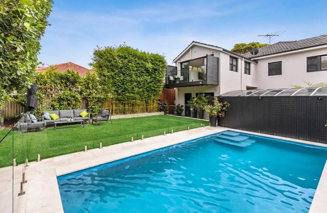 Freshwater family friendly home with pool!n
