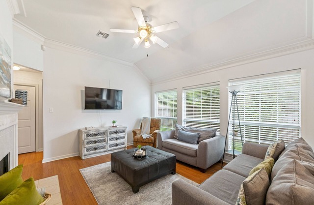 Full Home on Sunstone with fast WiFi and easy access.