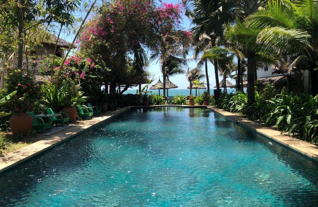 Full Moon Beach Resort