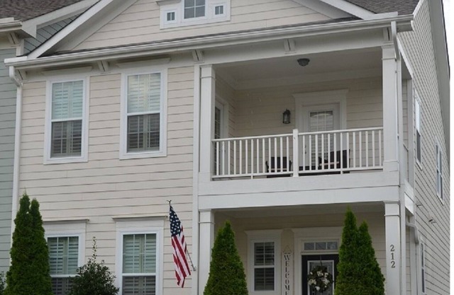 FULLY FURNISHED - 12 OAKS