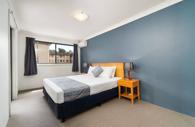 Fully Furnished and Equipped 1 Bedroom Apartment In Hornsby