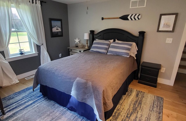 Fully remodeled house 5 min from Lake Erie, large yard.