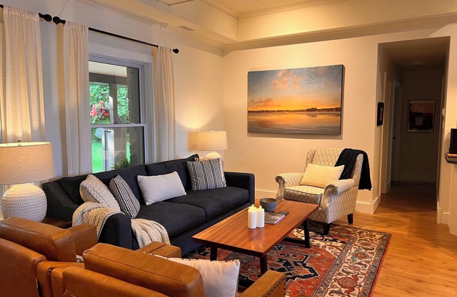 Fun family cottage on the water in Muskoka
