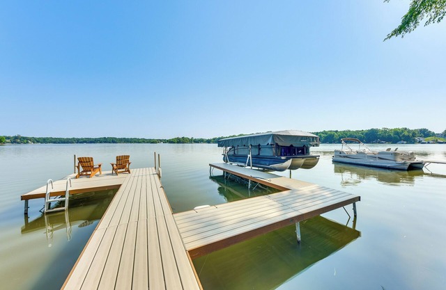 Furnished Deck w/Views: Mukwonago Lake House!