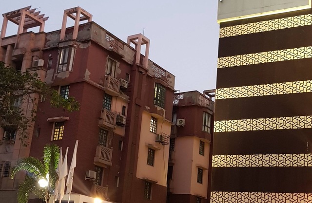 FURNISHED FLAT WITH KITCHENETTE IN HEART OF SOUTH KOLKATA - BALLYGUNGE