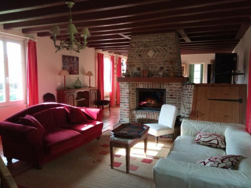 Gîte charmant avec jardin, cheminée, Wi-Fi, idéal pour randonnées et découvertes locales - FR-1-376-70