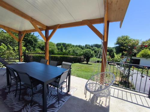 Gîte chez Julia cosy en bois avec son jardin