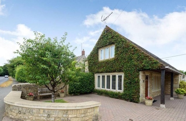 Gable Cottage 2 BED 1 BATH