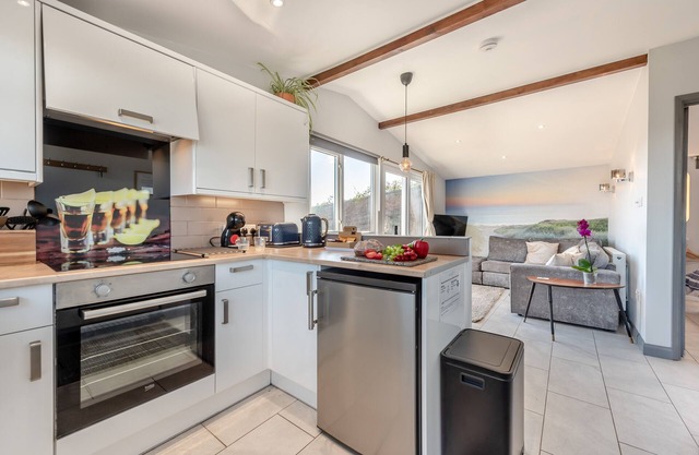 Gala Lodge - Two Bedroom House, Sleeps 5