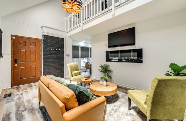 Game Room + Yard: Updated House in Chester!