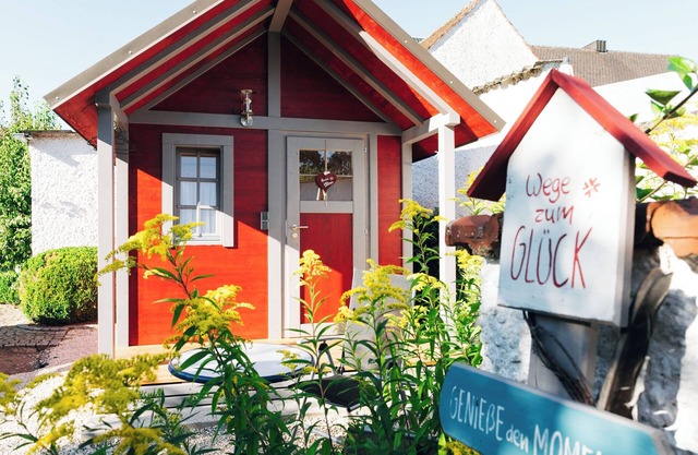 Garden house red with one bedroom