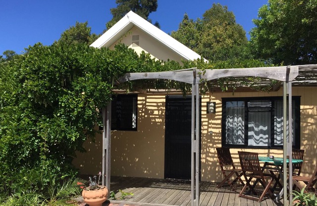 Garden house with pool in a quiet location in Knysna