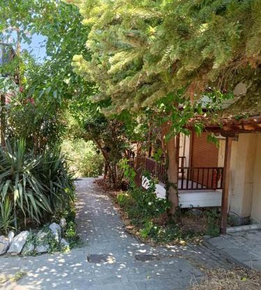Garden View home in Makri