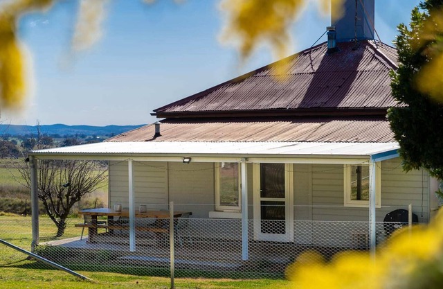 Gatekeepers Cottage | Chic & Relaxed