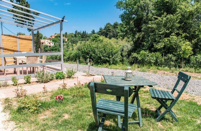 Gems Electra apartment - Close to Corfu city, nestled within a forest, offering a unique views