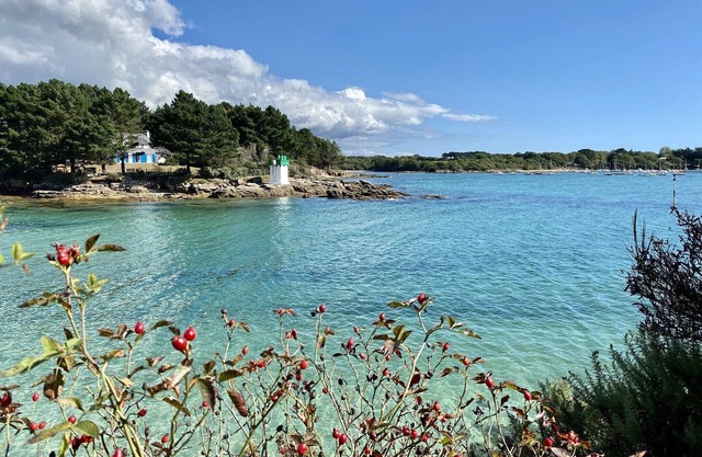 Gîte 4/6 pers, l'escale des elfes with covered and heated swimming pool, near the sea