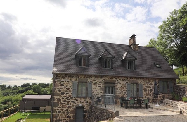 Gite Besse, 4 bedrooms, 8 persons